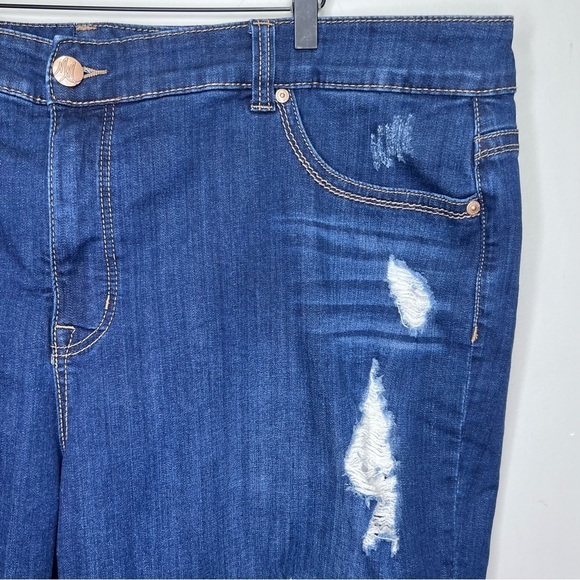 Melissa McCarthy Distressed Bermuda Shorts Size 28 - Picture 3 of 12